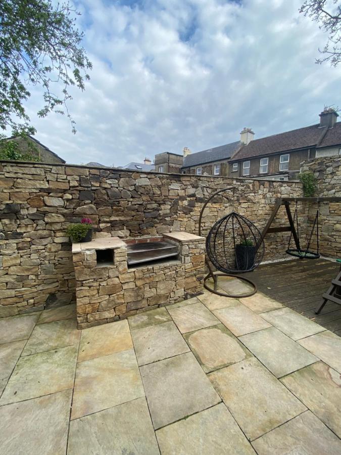Town Villa With Charming Garden, Bbq Area & Sleeps 6 Cashel  Exterior foto