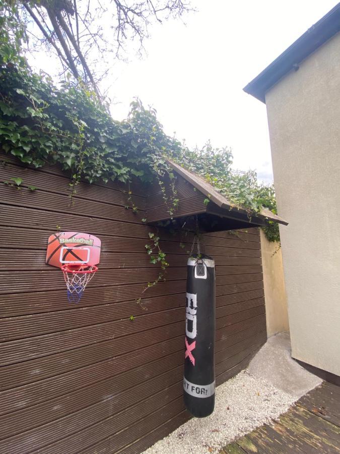 Town Villa With Charming Garden, Bbq Area & Sleeps 6 Cashel  Exterior foto