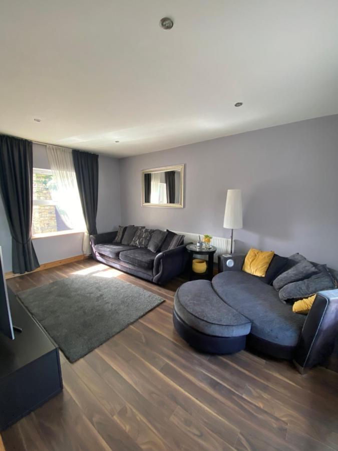 Town Villa With Charming Garden, Bbq Area & Sleeps 6 Cashel  Exterior foto